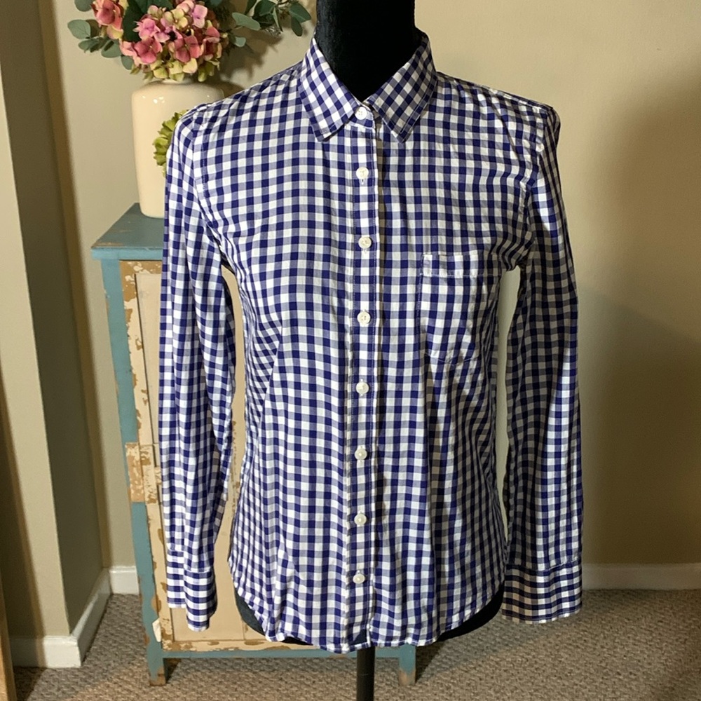 Untuckit Royal Blue/White Check Button Down Shirt. Size 2